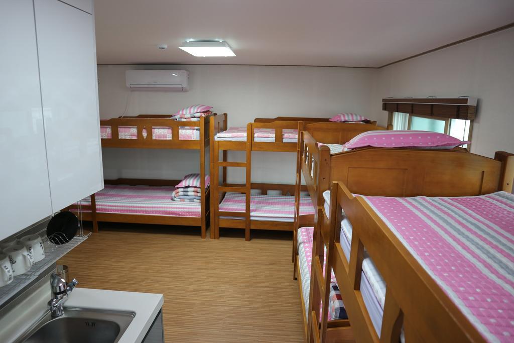 Blue Island Guesthouse Seogwipo Ngoại thất bức ảnh