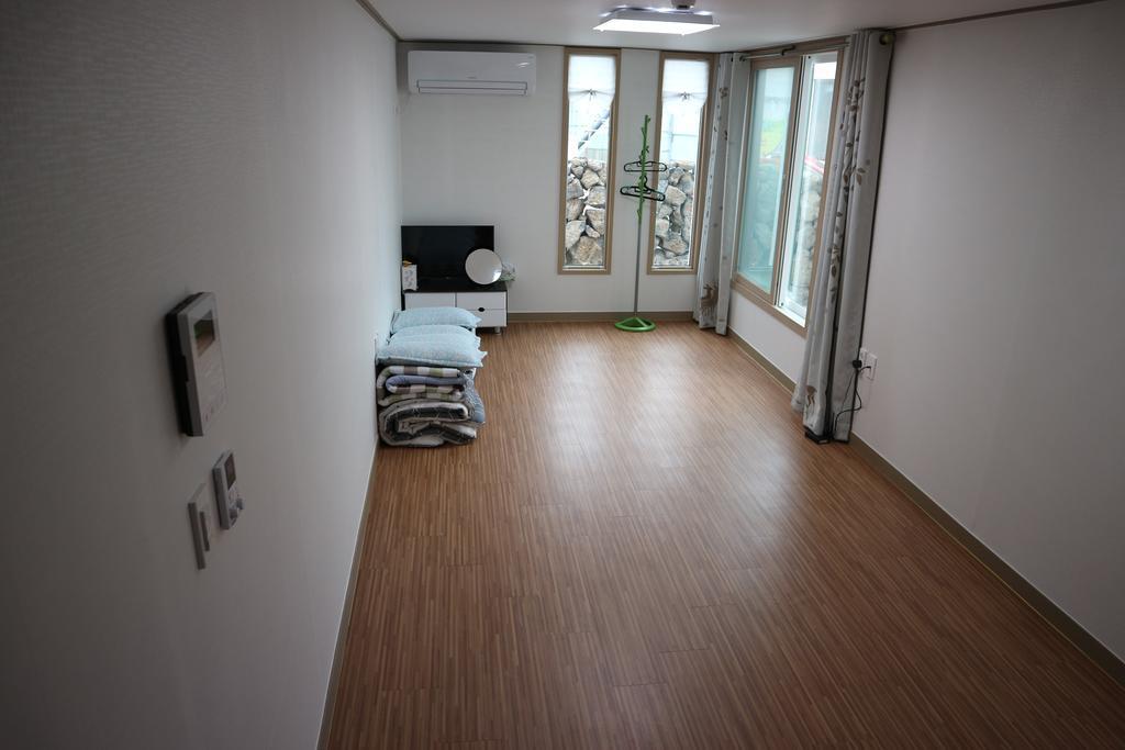 Blue Island Guesthouse Seogwipo Ngoại thất bức ảnh