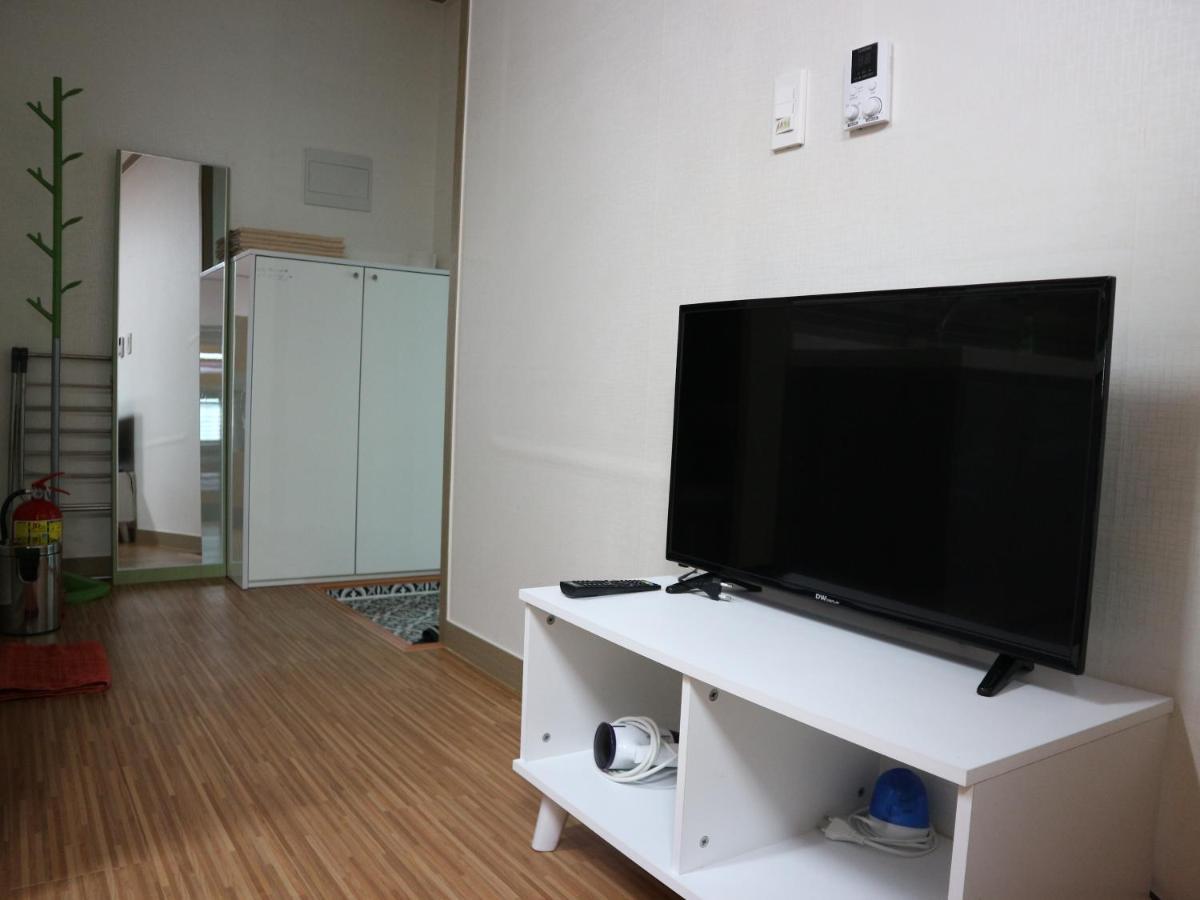 Blue Island Guesthouse Seogwipo Ngoại thất bức ảnh