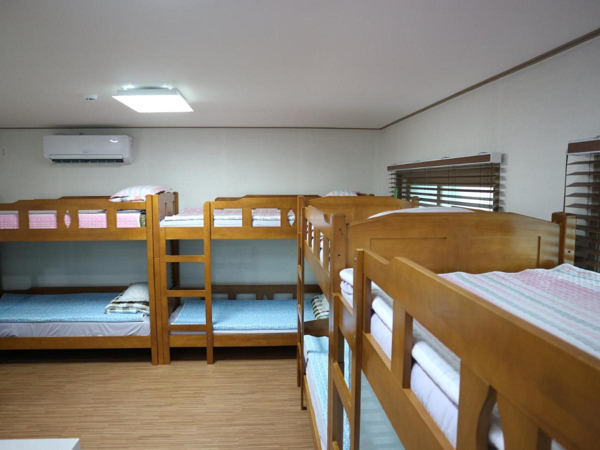 Blue Island Guesthouse Seogwipo Ngoại thất bức ảnh